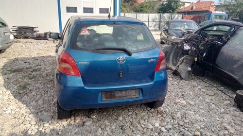 Dezmembrez Toyota Yaris 998 51 kw cod motor 1KR-FE din 2008