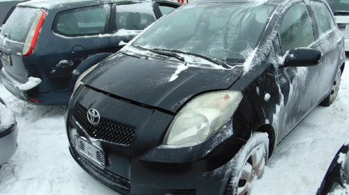 Dezmembrez Toyota Yaris din 2008 Benzina