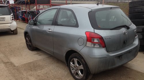 Dezmembrez Toyota yaris din 2010