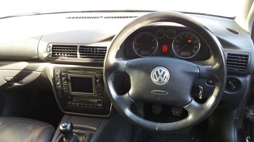 Dezmembrez Vand Piese VW Volkswagen Passat B5.5 1.9 TDI 96 kW AWX 2004