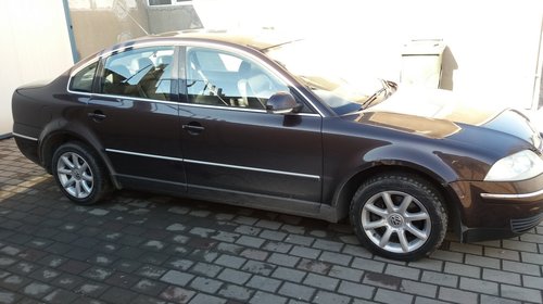 Dezmembrez Vand Piese VW Volkswagen Passat B5.5 1.9 TDI 96 kW AWX 2004