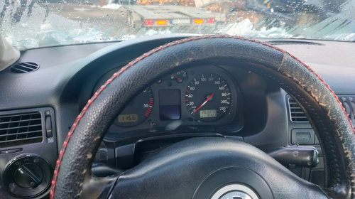 Dezmembrez Volkswagen Bora 2000 Limuzina 1.9 tdi