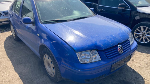 Dezmembrez Volkswagen Bora 2000 limuzina 1.9 TDI