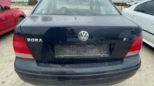 Dezmembrez Volkswagen Bora 2005 Sedan 1.6