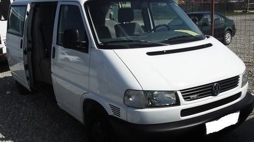 Dezmembrez Volkswagen Caravelle 2.5 tdi din 2