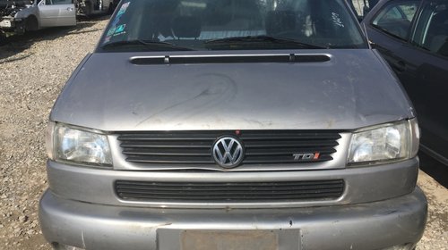 Dezmembrez Volkswagen Caravelle T4