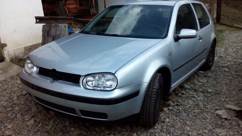 Dezmembrez volkswagen golf 1,4 benzina axp an 2001 euro 4