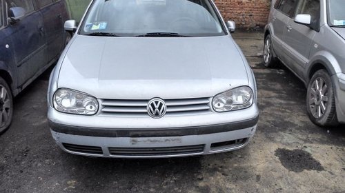 Dezmembrez Volkswagen Golf 2000,1900 cm