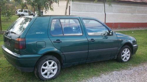 Dezmembrez Volkswagen Golf 3 1.8 benzina automatic.