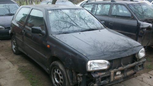 Dezmembrez Volkswagen Golf 3 1.8 benzina.