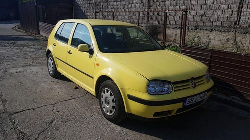 Dezmembrez Volkswagen Golf 4 1.4 16v an 2000