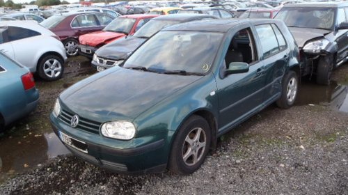 DEZMEMBREZ VOLKSWAGEN GOLF 4 1,6 16v  2001