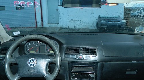 Dezmembrez Volkswagen Golf 4 - 1999