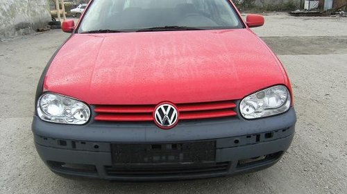 Dezmembrez VOLKSWAGEN GOLF 4 (2 usi) din 1998