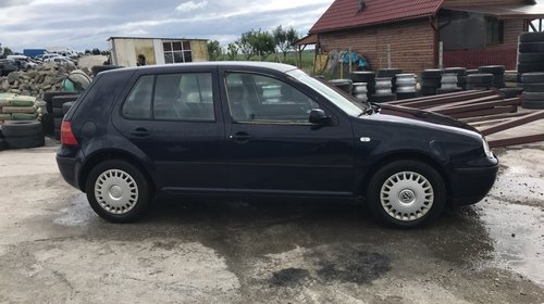 Dezmembrez Volkswagen Golf 4 2000 hatchback 1,9 diesel agr