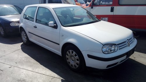 DEZMEMBREZ Volkswagen Golf 4 3usi an fab.2001