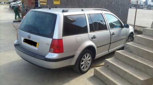 Dezmembrez Volkswagen Golf 4 an 2002