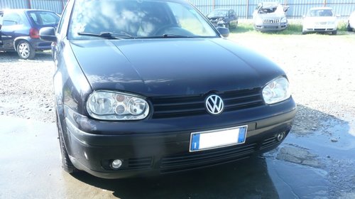 Dezmembrez volkswagen golf 4