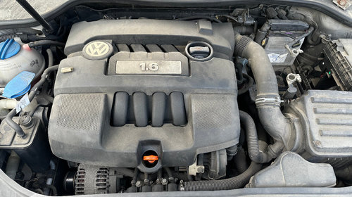 Dezmembrez Volkswagen Golf 5 2007 hatchback 1.6 8V