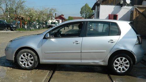 Dezmembrez Volkswagen Golf 5 , motor 1.9 Diesel