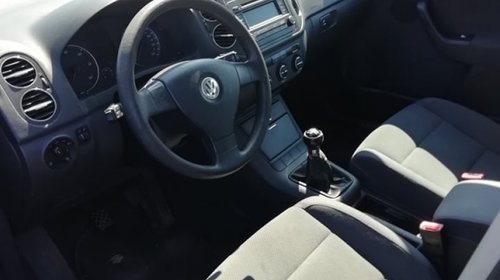 Dezmembrez Volkswagen Golf 5 Plus 2006 MONOVOLUM 1.9 TDI