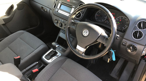 Dezmembrez Volkswagen Golf 5 Plus 2008 Hatchback 1.9 tdi
