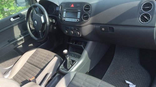 Dezmembrez Volkswagen Golf 5 V + Plus 1.9 TDI BLS 2008 118000km