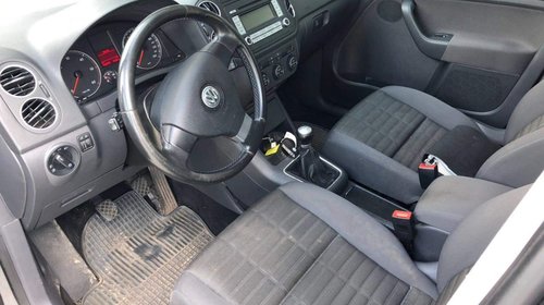 Dezmembrez Volkswagen Golf 5 V + Plus 1.9 TDI BLS 2008 118000km