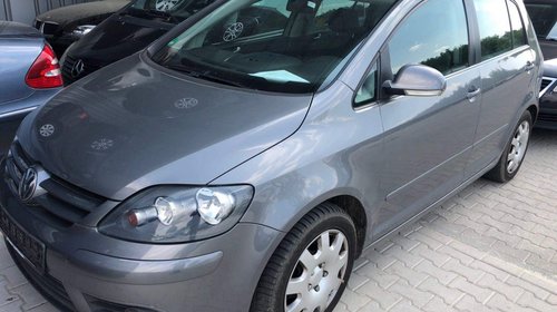 Dezmembrez Volkswagen Golf 5 V + Plus 1.9 TDI