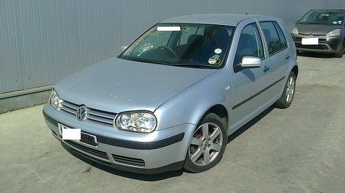 Dezmembrez Volkswagen Golf, an 2004