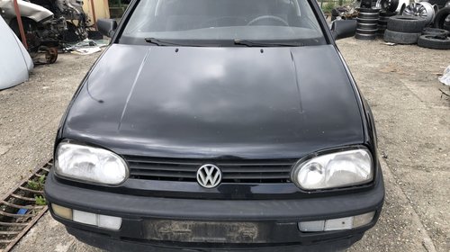 Dezmembrez Volkswagen Golf III 1.9 TDI