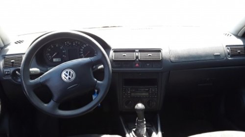 Dezmembrez Volkswagen Golf IV, an 2000, motorizare 1.6
