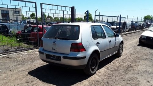 Dezmembrez Volkswagen Golf IV, an 2000, motorizare 1.6