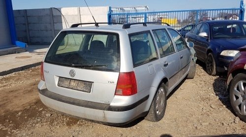 Dezmembrez Volkswagen Golf IV ,an 2002