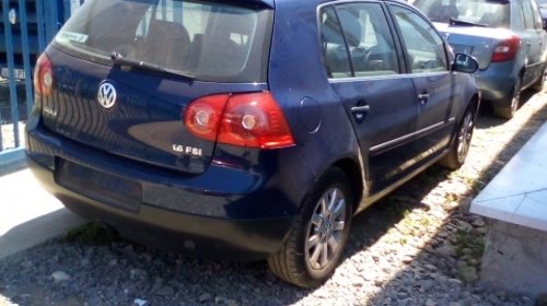 Dezmembrez Volkswagen Golf V ,an 2005