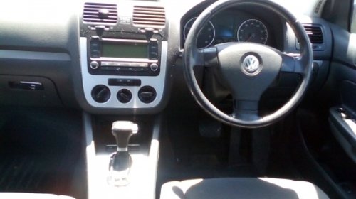 Dezmembrez Volkswagen Golf V ,an 2005