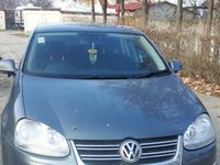 Dezmembrez Volkswagen Jetta 1.9 tdi BXE DSG 2007