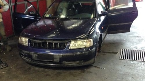 Dezmembrez Volkswagen Passat 1.8 20V turbo