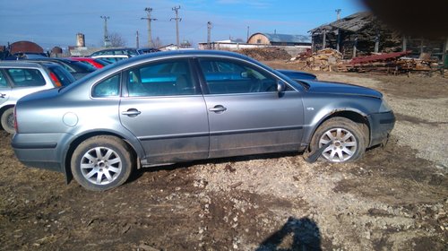 Dezmembrez Volkswagen Passat 1.9 TDI An: 2003 Culoare Gri