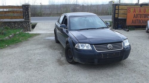 Dezmembrez Volkswagen Passat 1,9 TDI, motor AWX, an 2004