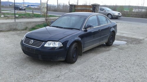 Dezmembrez Volkswagen Passat 1,9 TDI, motor AWX, an 2004