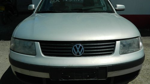 Dezmembrez Volkswagen Passat 1996-2000, motor