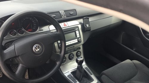 Dezmembrez Volkswagen Passat 2.0 TDI 140 cp
