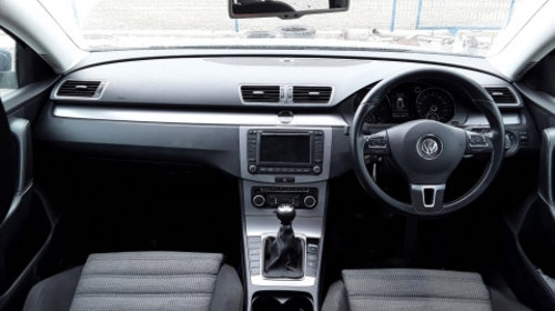 Dezmembrez Volkswagen Passat , an 2012, motorizare 2.1 TDI