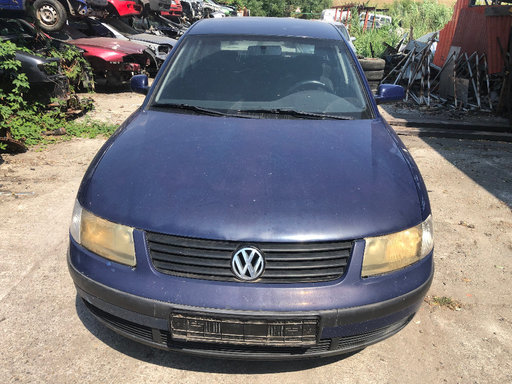 Dezmembrez Volkswagen Passat B5 1.6i AHL