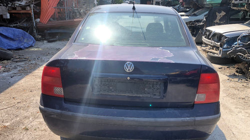 Dezmembrez Volkswagen Passat B5 1.6i AHL