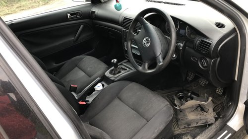 Dezmembrez Volkswagen Passat B5 1.9 TDI