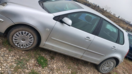 Dezmembrez volkswagen polo 2003 1.4 tdi.