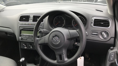Dezmembrez Volkswagen Polo 6R 2010 hatchback 1,6 tdi