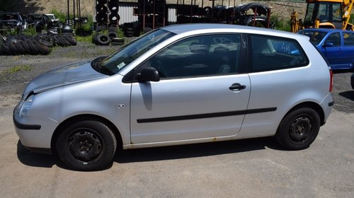 Dezmembrez Volkswagen Polo 9n 1.2 benzina 2004